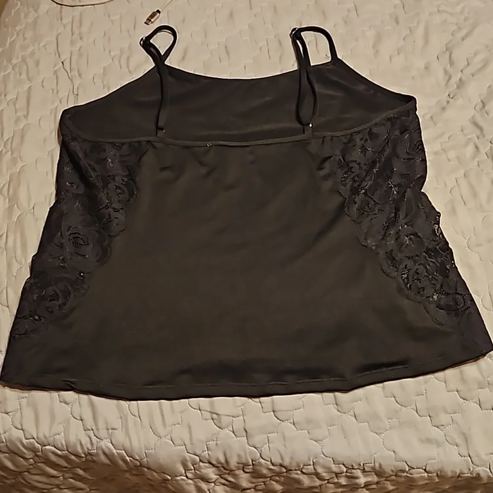 Black Camisole with lace - Picture 3 of 4